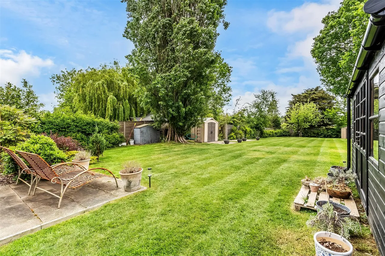 Gatesden Road, Fetcham, KT22, photo 12