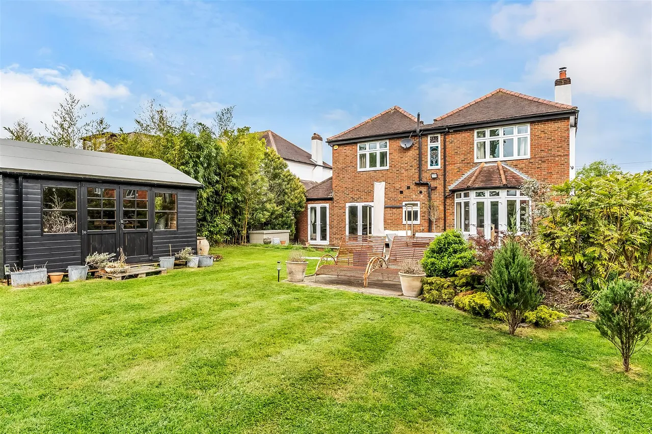 Gatesden Road, Fetcham, KT22, photo 14