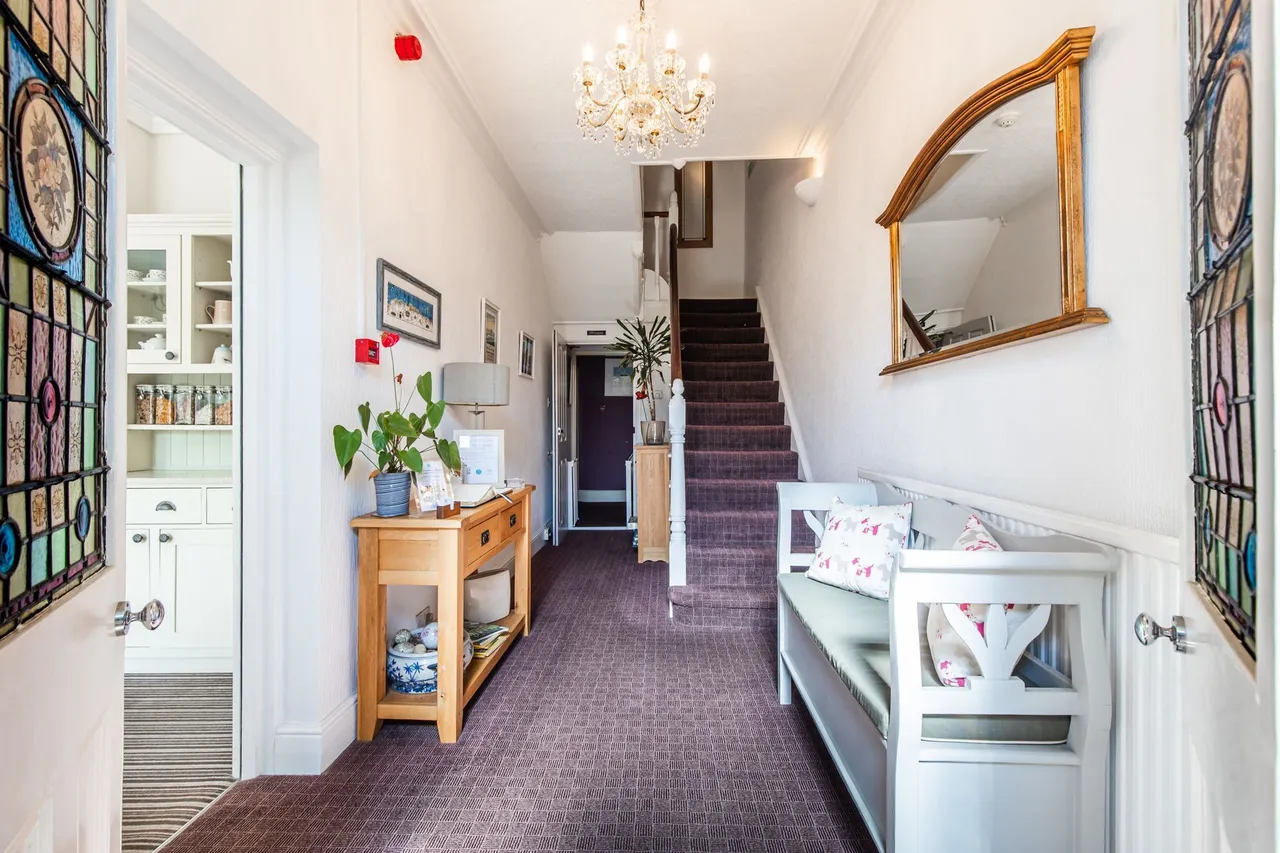 7-Bedroom Guest House in a Prime Huns, photo 5