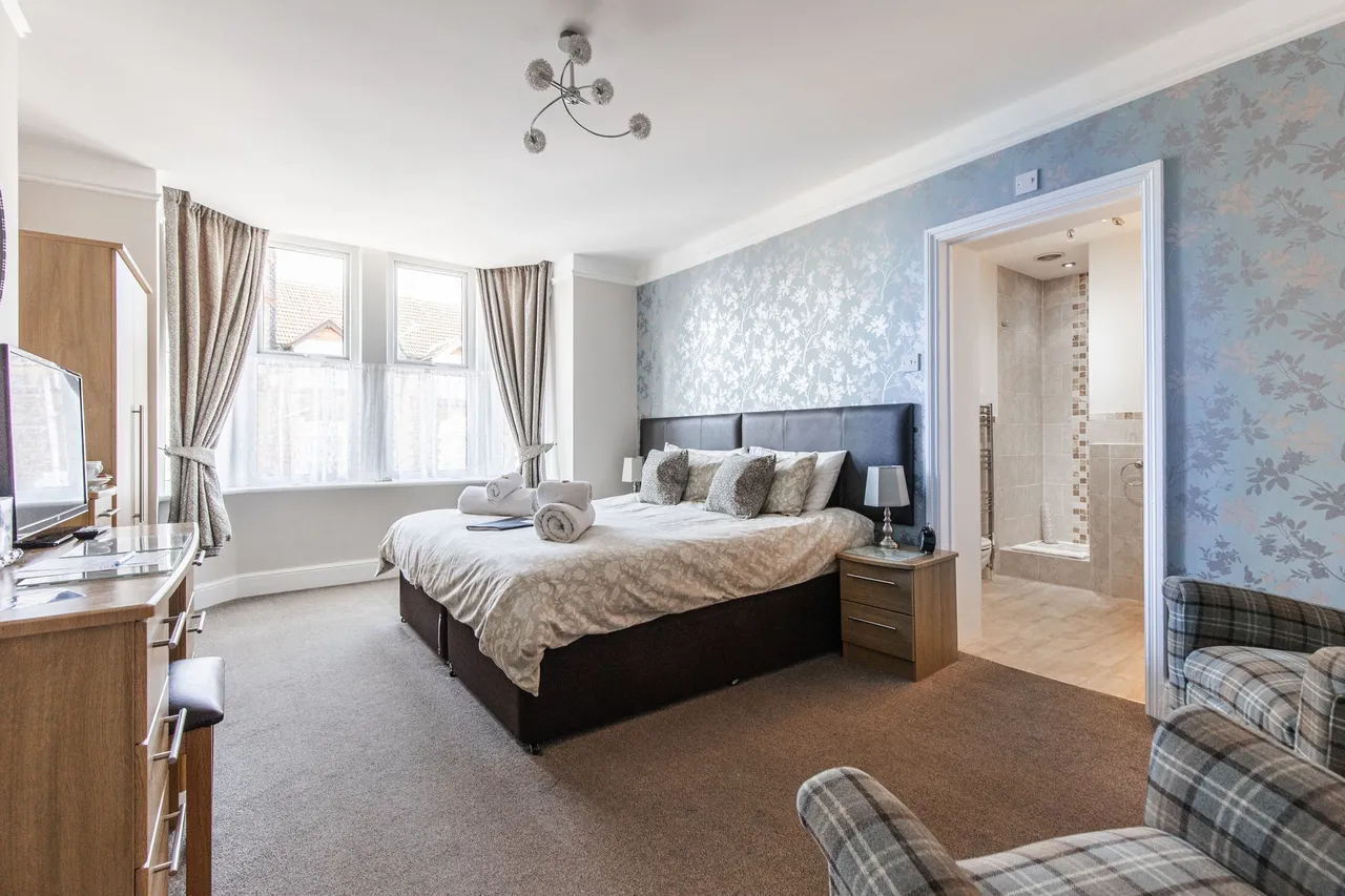 7-Bedroom Guest House in a Prime Huns, photo 6