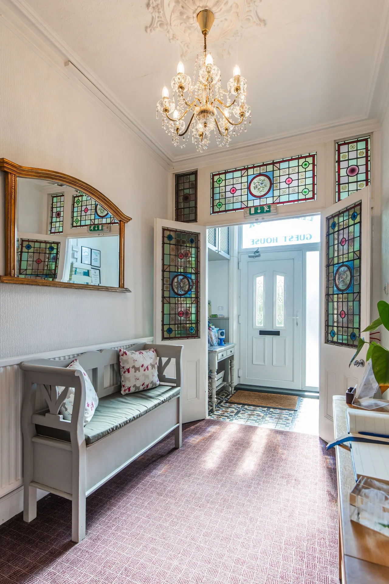 7-Bedroom Guest House in a Prime Huns, photo 3