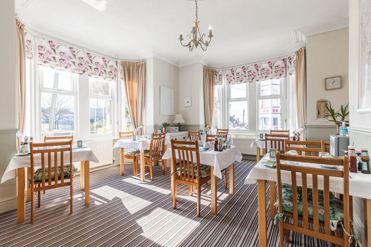 7-Bedroom Guest House in a Prime Huns, photo 9