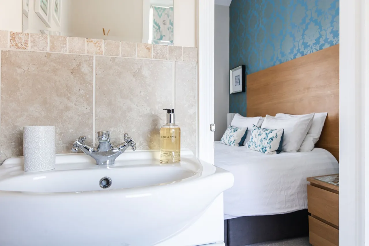 7-Bedroom Guest House in a Prime Huns, photo 11
