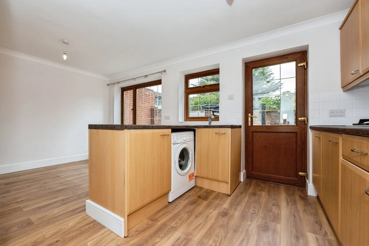 Albert Close, Grays, Essex, RM16, photo 3