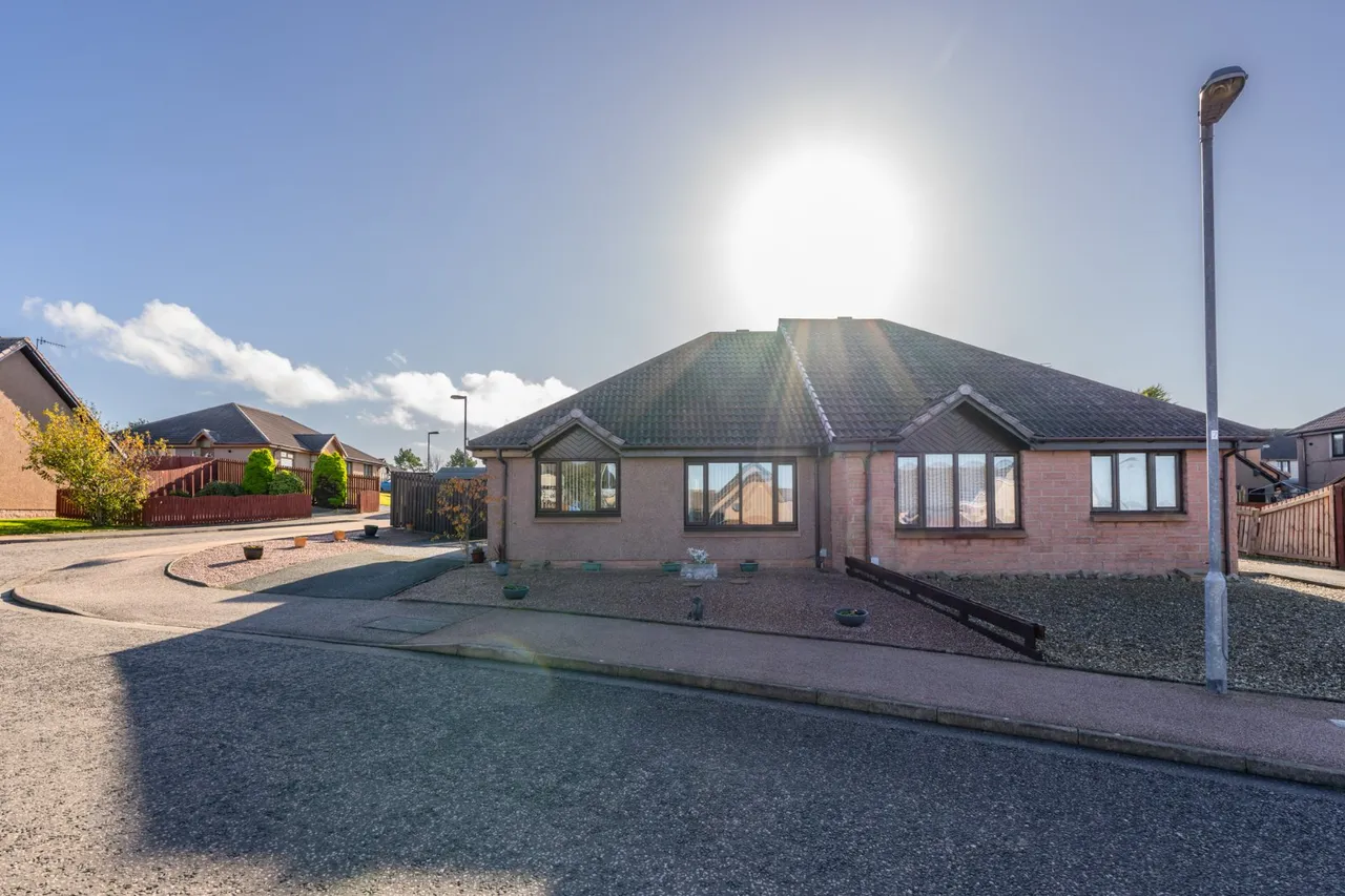 2 bed house for sale, Coral Gardens, Peterhead, AB42