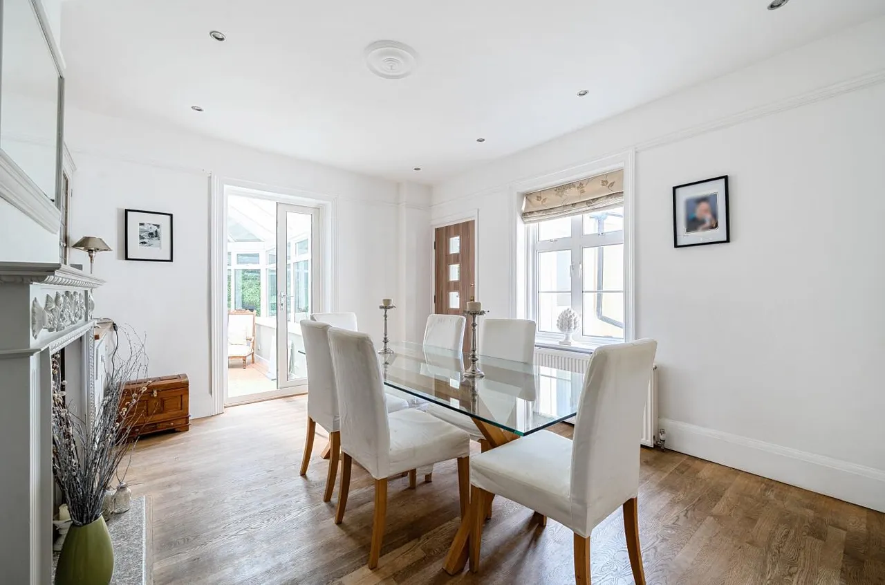 Distinguished Four Bedroom Period Residence, Ryarsh, photo 3