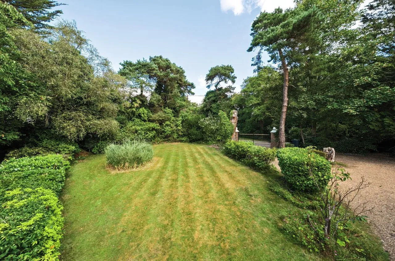 Distinguished Four Bedroom Period Residence, Ryarsh, photo 27