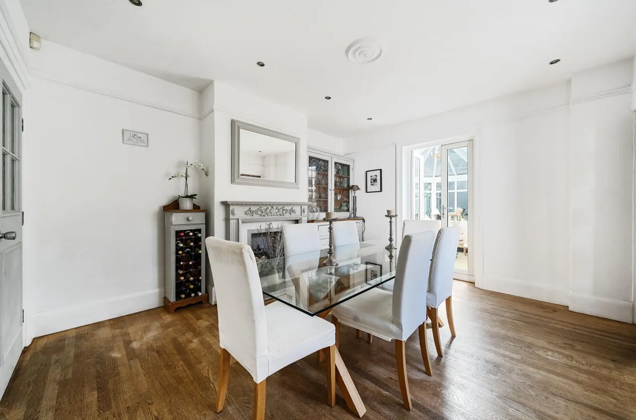 Distinguished Four Bedroom Period Residence, Ryarsh, photo 13