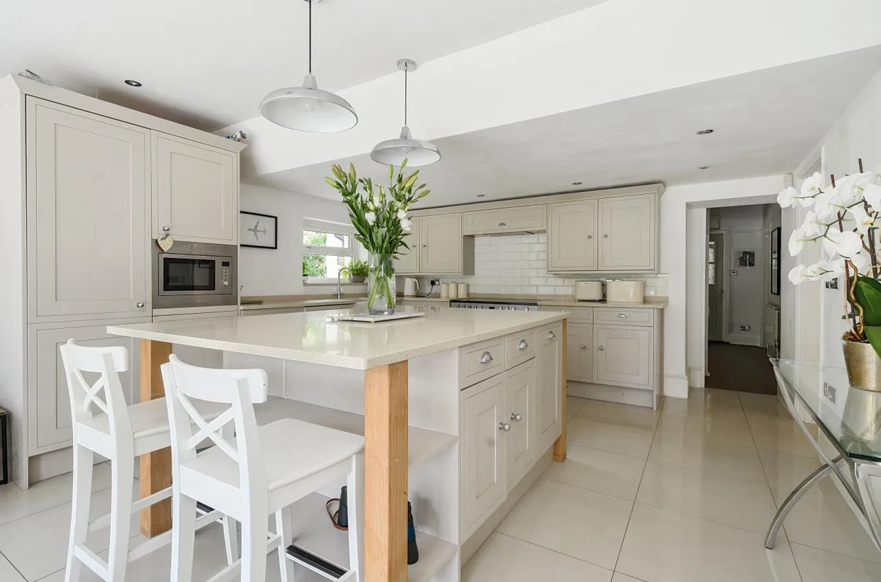 Distinguished Four Bedroom Period Residence, Ryarsh, photo 8