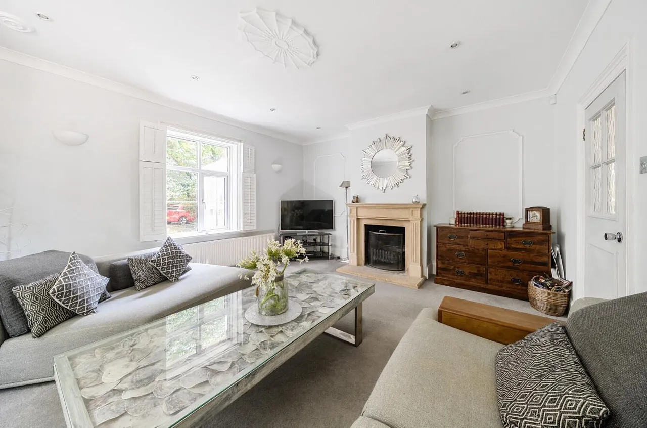 Distinguished Four Bedroom Period Residence, Ryarsh, photo 16
