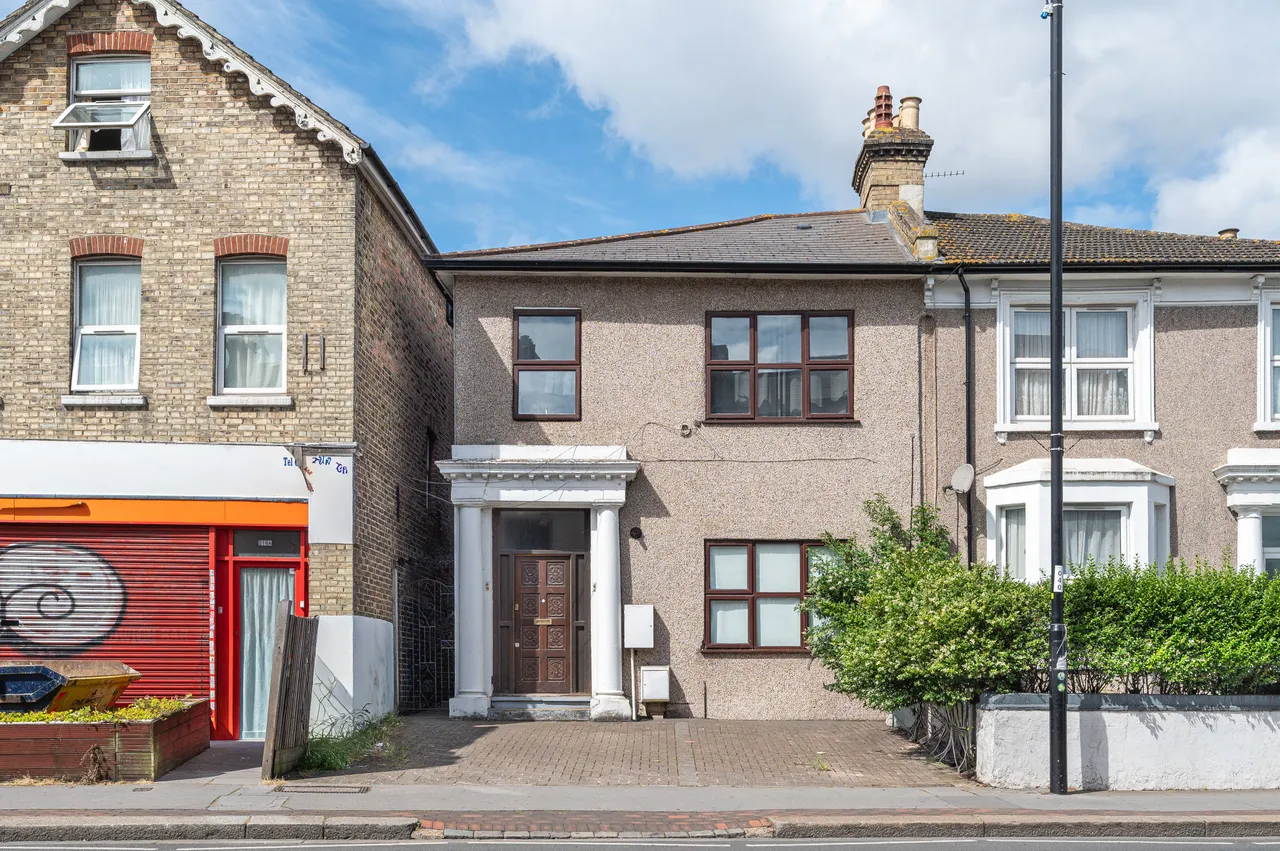 2 bed flat for sale — 214b Portland Road, London
