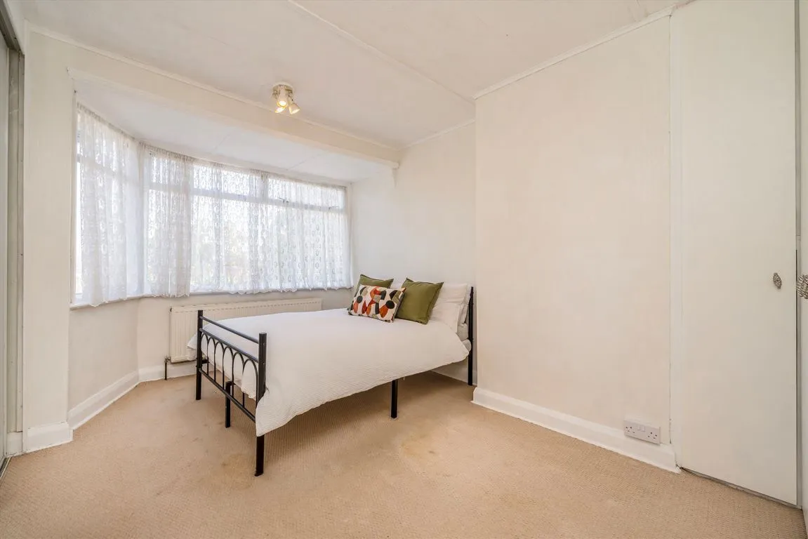 Uxbridge Road, TW13, photo 5