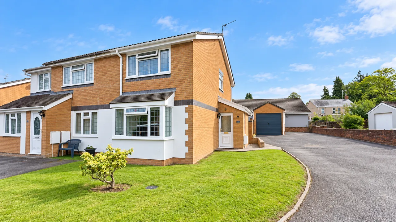 2 bed house for sale, Waun Gron, Rhydyfro, SA8