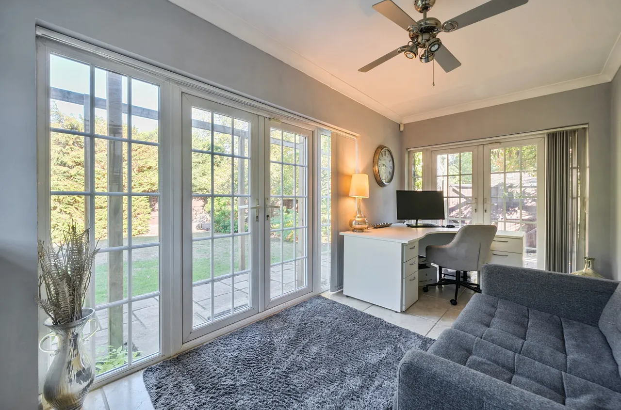 Upper Chobham Road, Camberley, GU15, photo 16