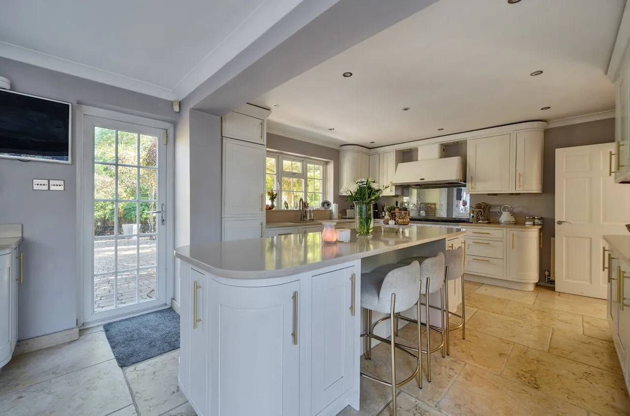 Upper Chobham Road, Camberley, GU15, photo 6