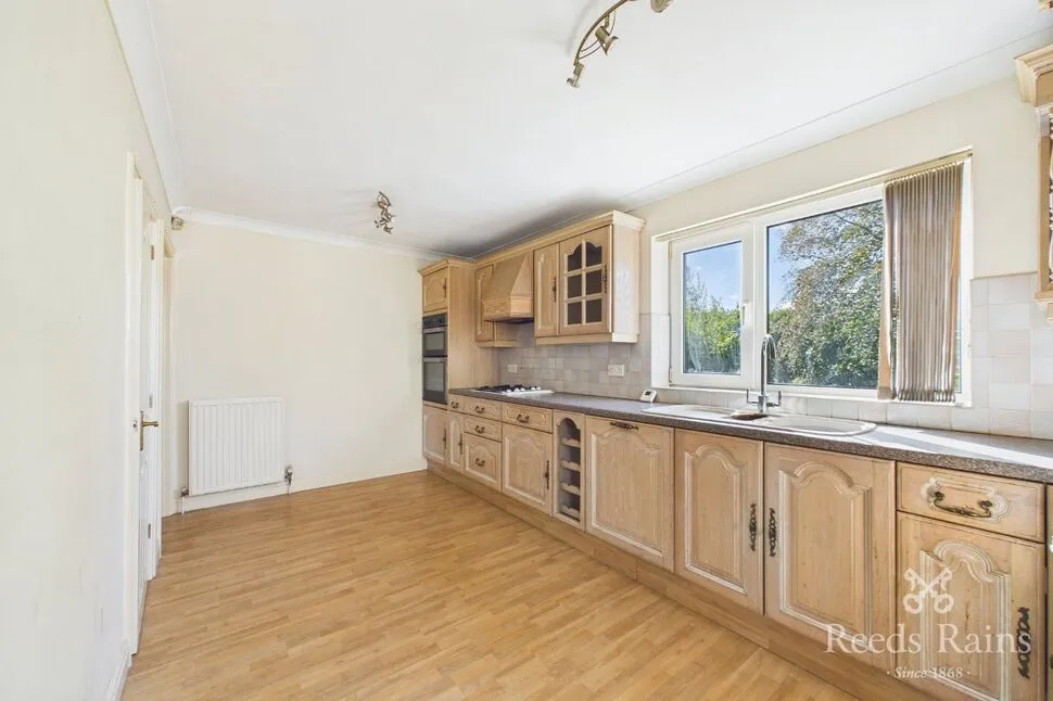 Bradford Road, East Ardsley, WF3, photo 9