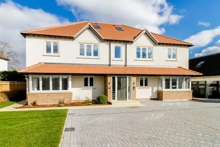15 bed flat for sale, Banbury Road, Kidlington, OX5