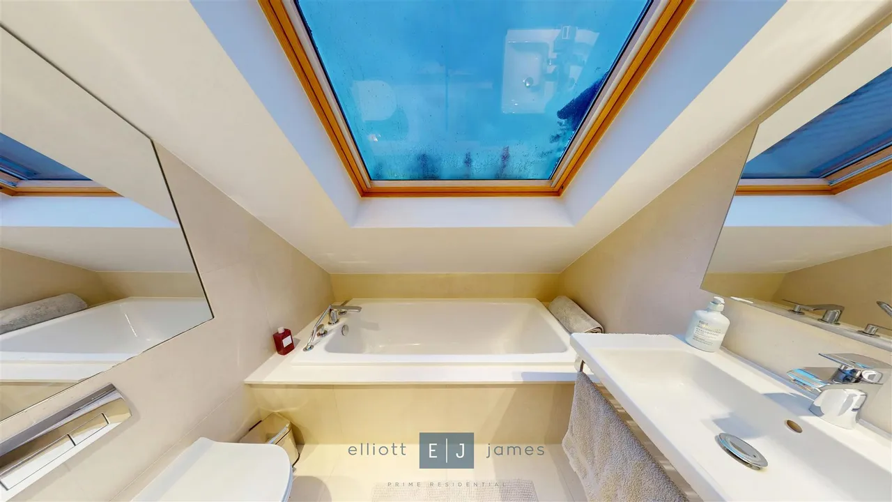 Connaught Avenue, Loughton, IG10, photo 4
