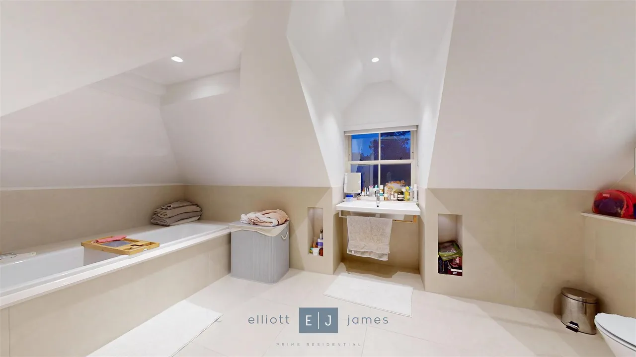 Connaught Avenue, Loughton, IG10, photo 8