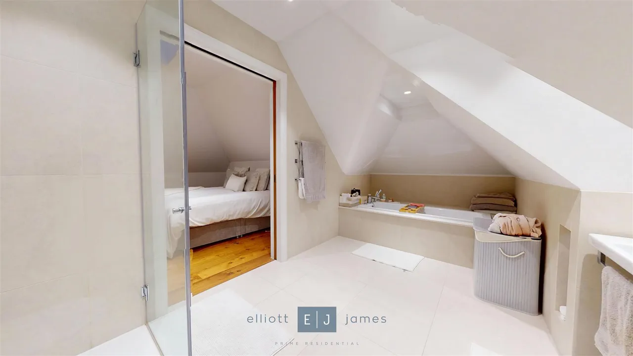 Connaught Avenue, Loughton, IG10, photo 9