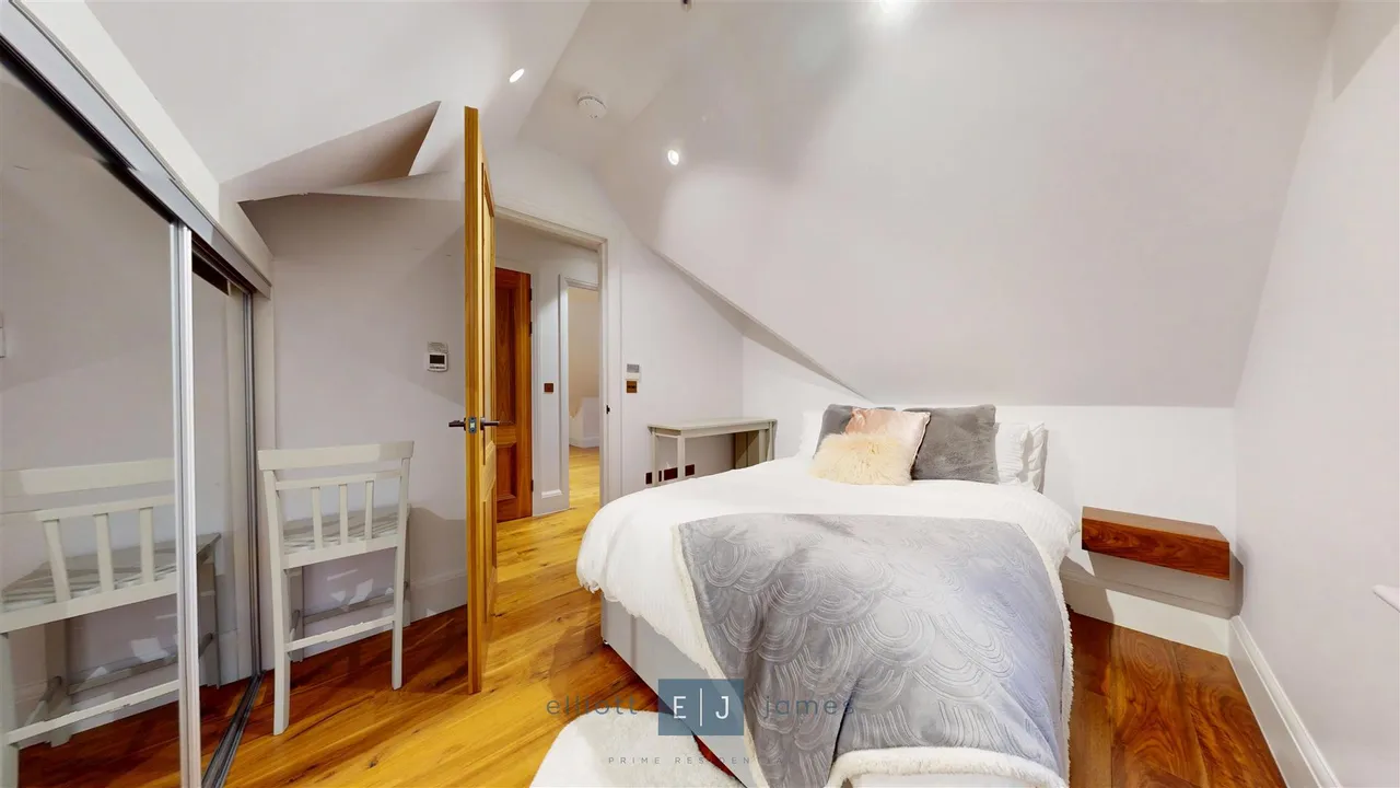 Connaught Avenue, Loughton, IG10, photo 5