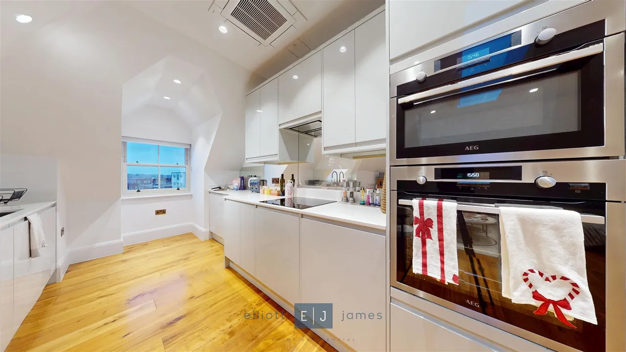 Connaught Avenue, Loughton, IG10, photo 3