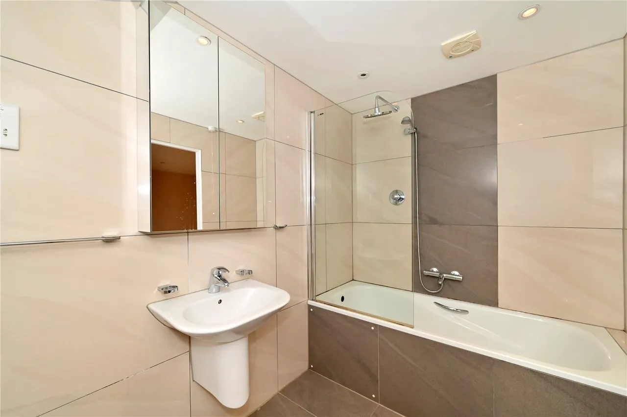 Lincoln Road, East Finchley, N2, photo 9