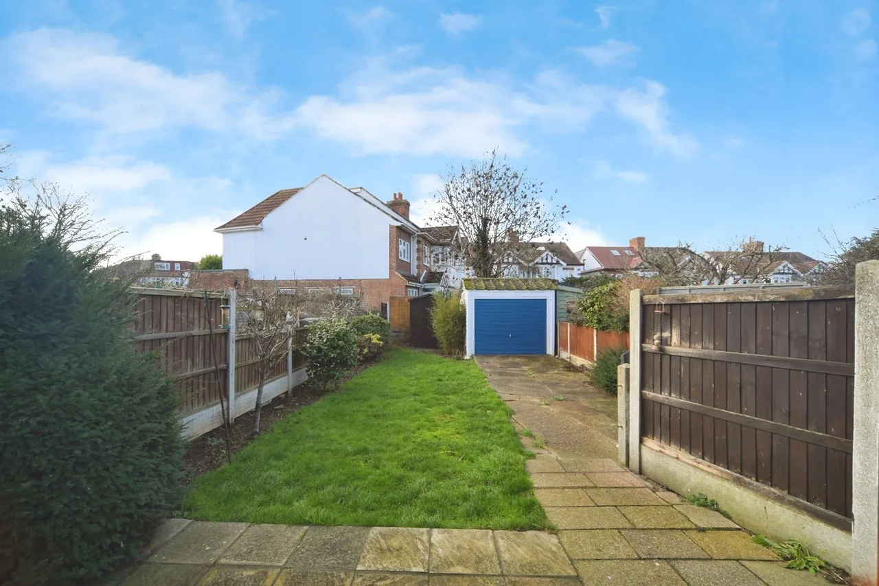Lorne Gardens, London, E11, photo 13