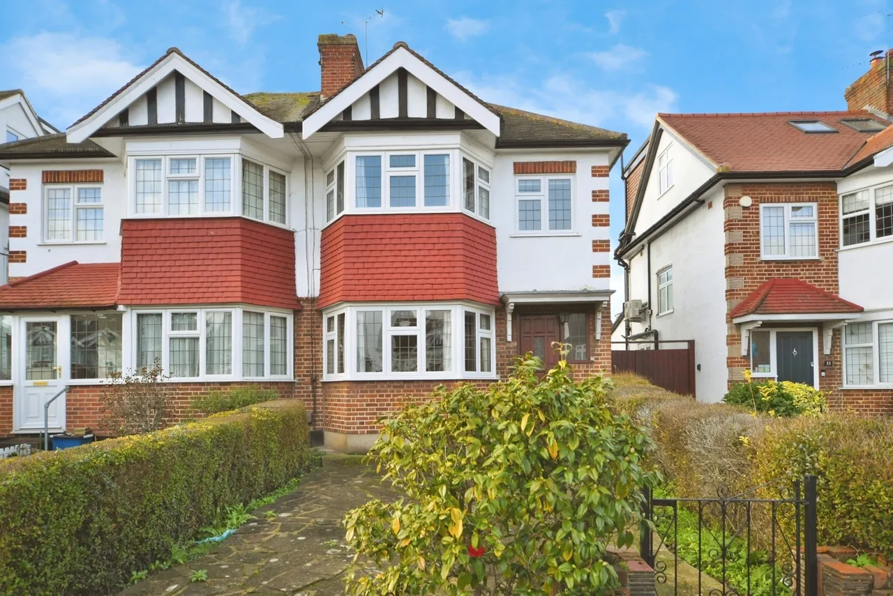 3 bed house for sale — Lorne Gardens, London, E11