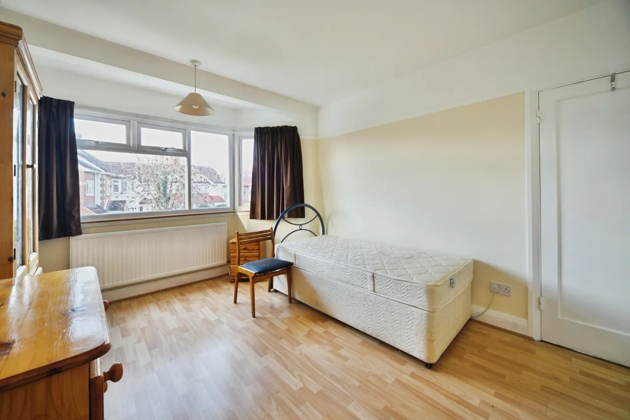 Lorne Gardens, London, E11, photo 10