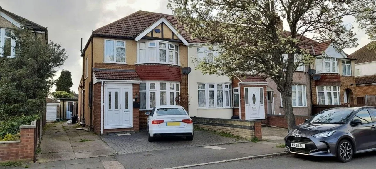 3 bed house for sale — Stormount Drive, Hayes, UB3 1RG