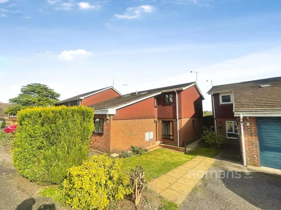 Cedar Close, Kings Worthy, SO23, photo 2