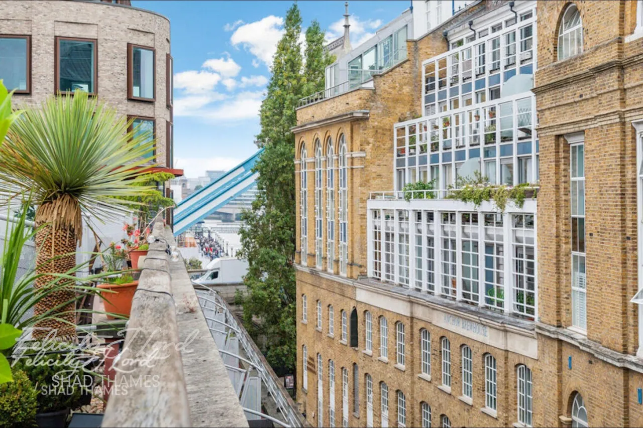 2 bed flat to rent, Shad Thames