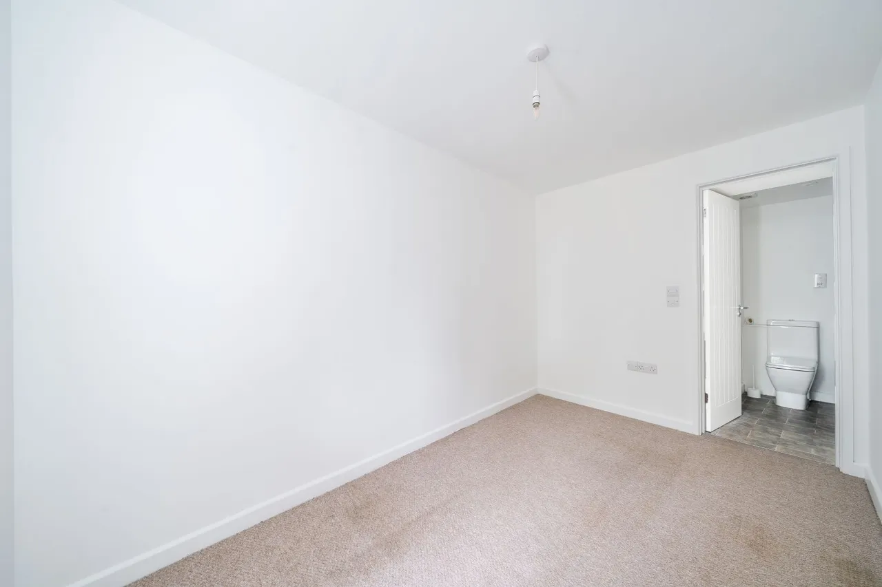 Hollowtree Court, Barnstaple, EX32, photo 10