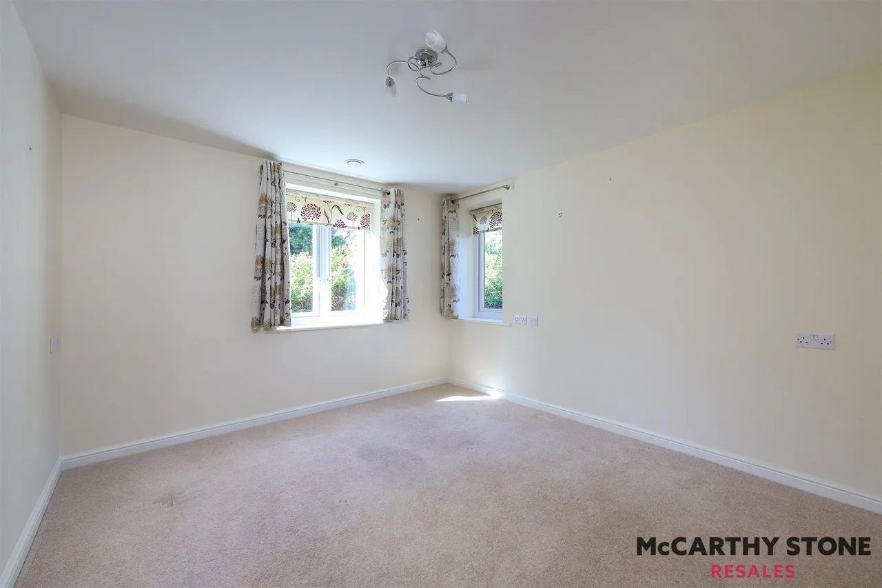 Foxes Road, Newport, PO30, photo 5