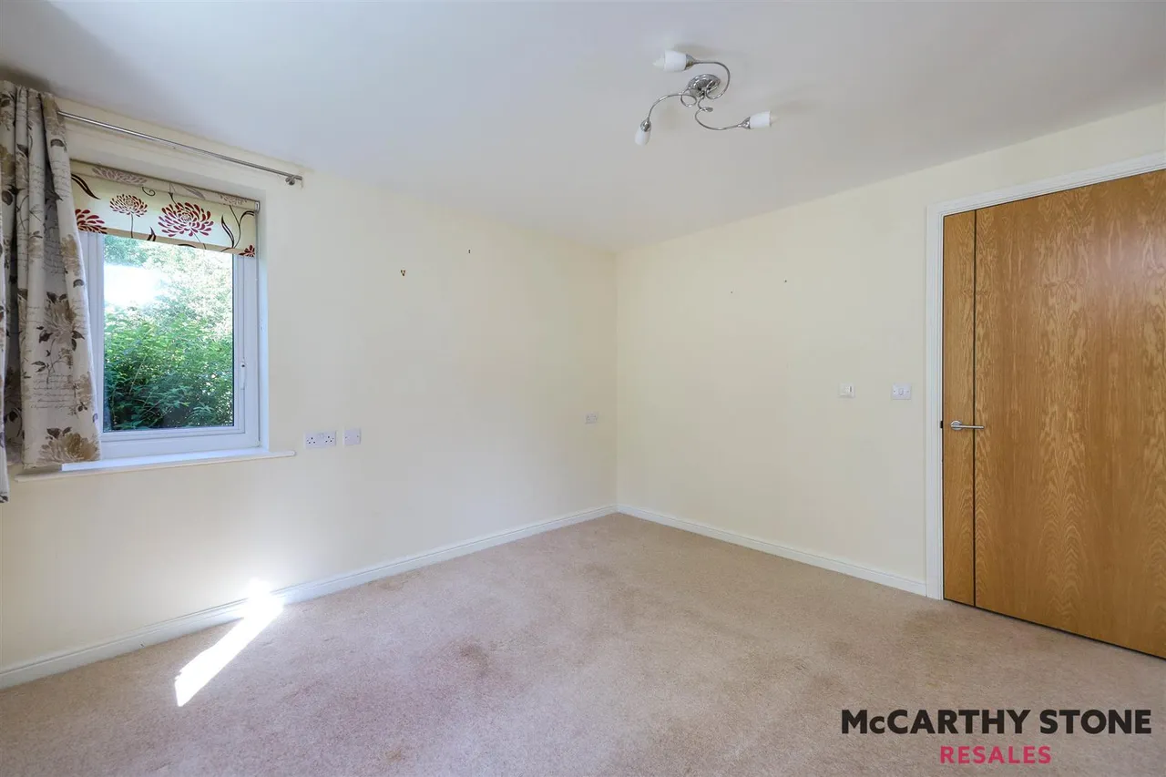 Foxes Road, Newport, PO30, photo 15