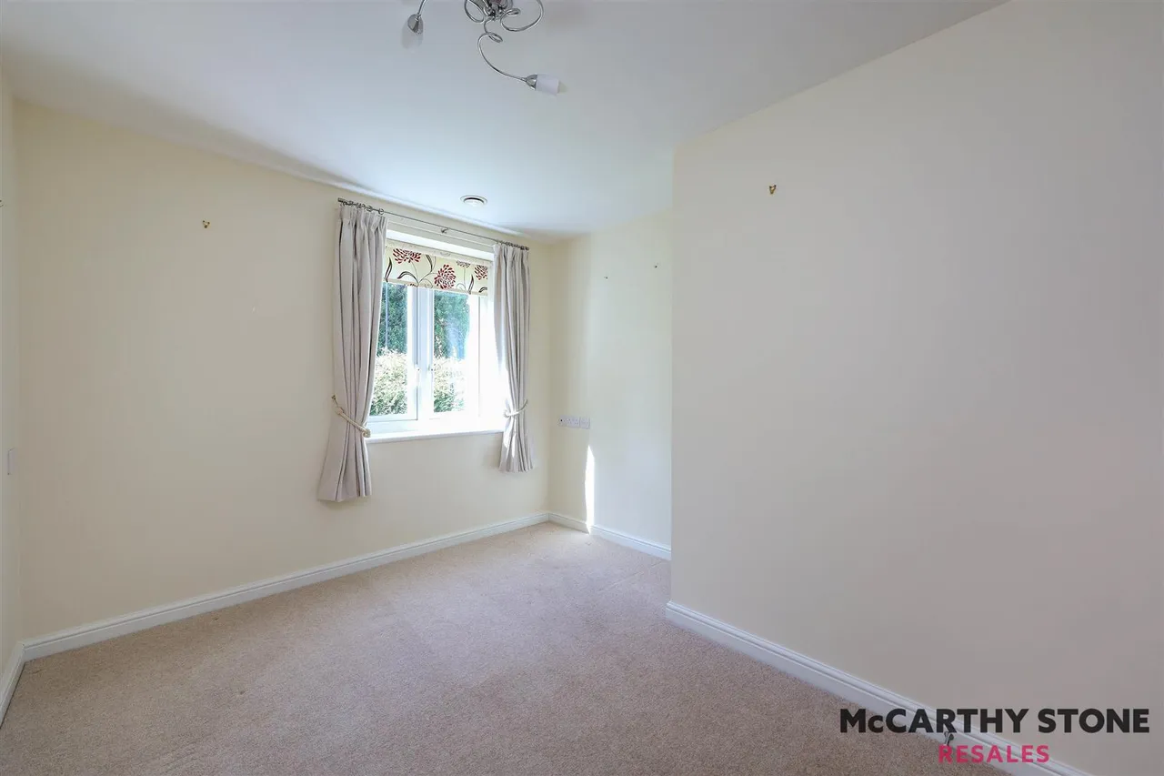 Foxes Road, Newport, PO30, photo 7