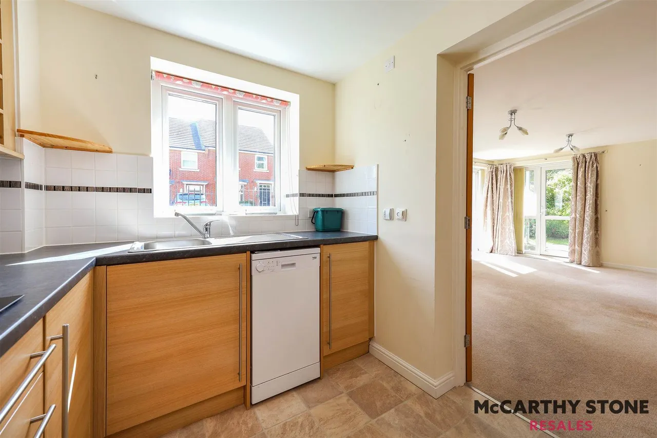 Foxes Road, Newport, PO30, photo 14