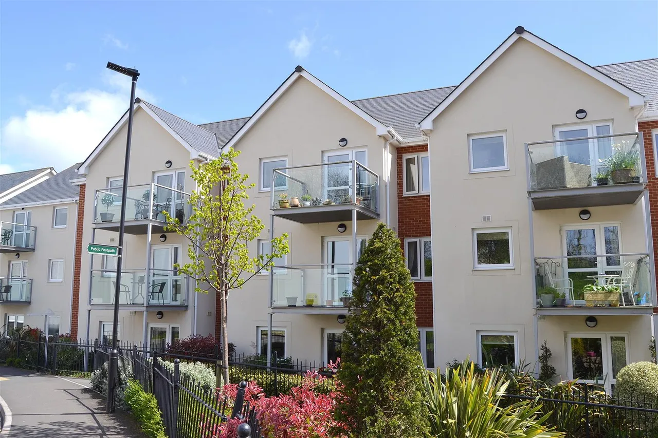 Foxes Road, Newport, PO30, photo 22