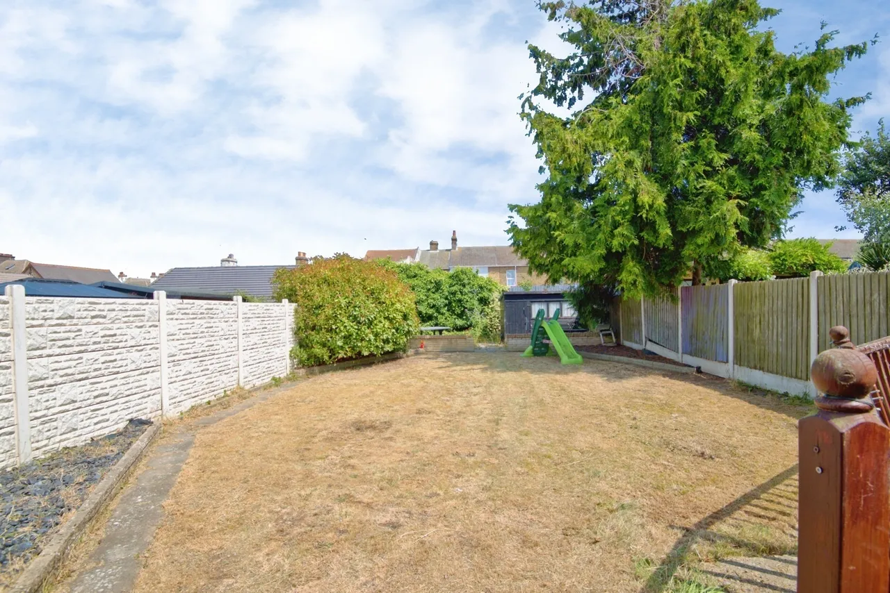 Richmond Avenue, Shoeburyness, Southend-on-Sea, Essex, SS3, photo 6