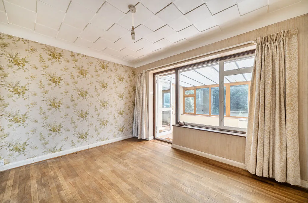 Chertsey Close, Kenley CR8 5LN, photo 4