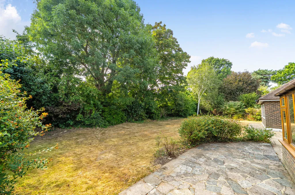 Chertsey Close, Kenley CR8 5LN, photo 6