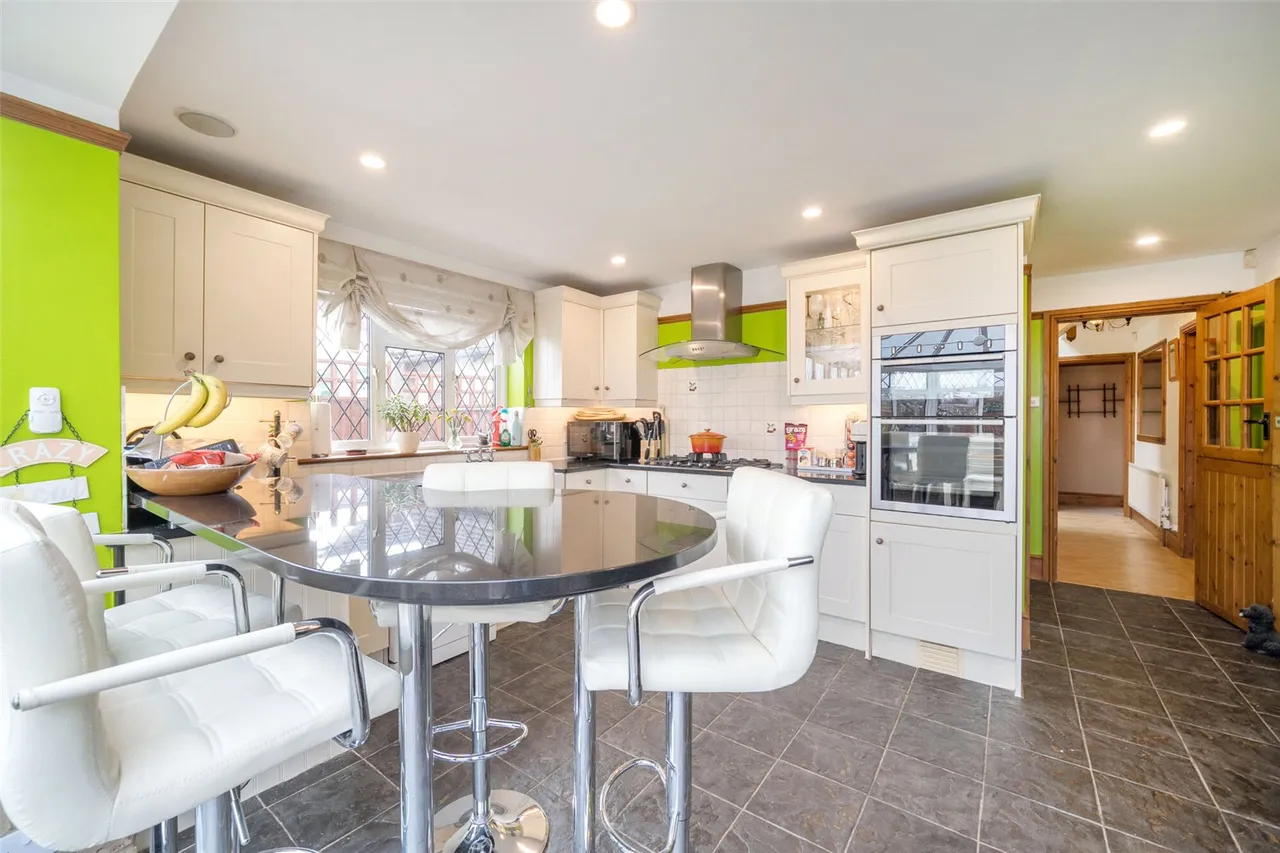 Bourn Avenue, Uxbridge, UB8, photo 3