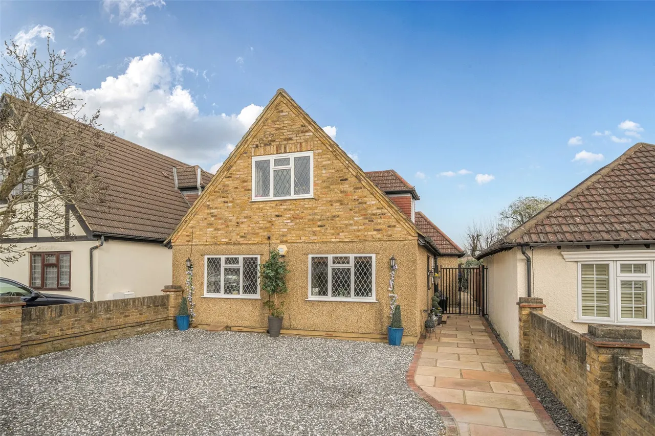 5 bed house for sale, Bourn Avenue, Uxbridge, UB8