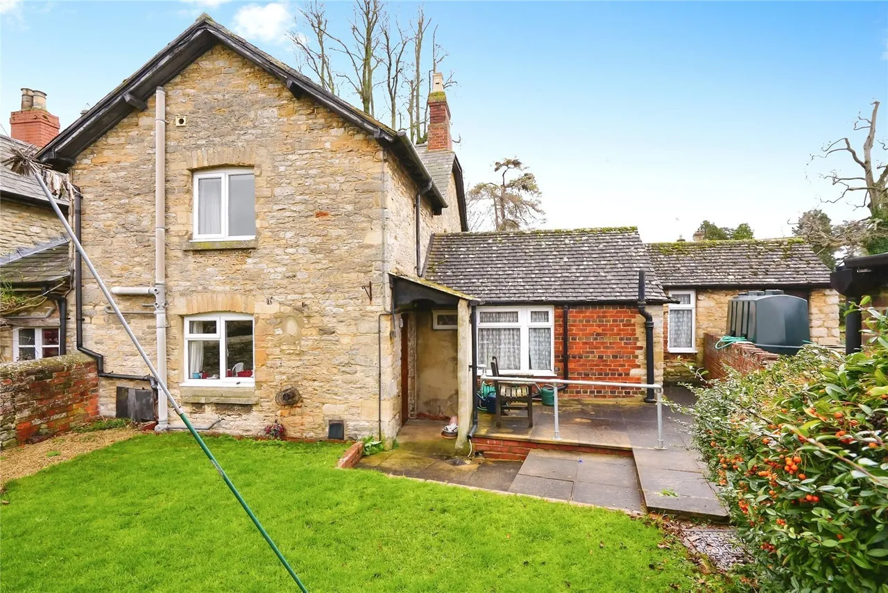 School Lane, Middleton Stoney, Bicester, Oxfordshire, OX25, photo 24