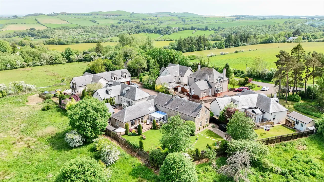 Farm House Lane, Lanark, ML11, photo 59