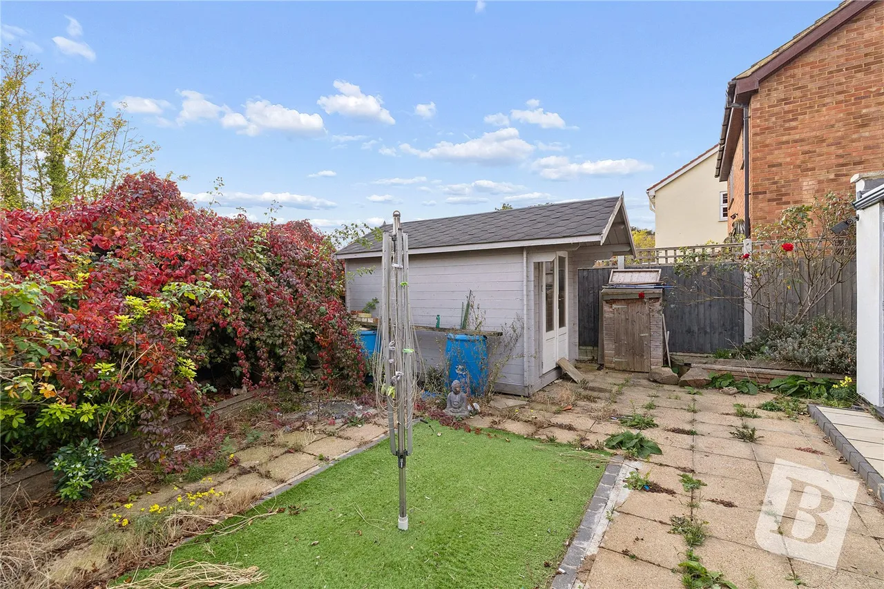 St. Pauls Close, Aveley, RM15, photo 15