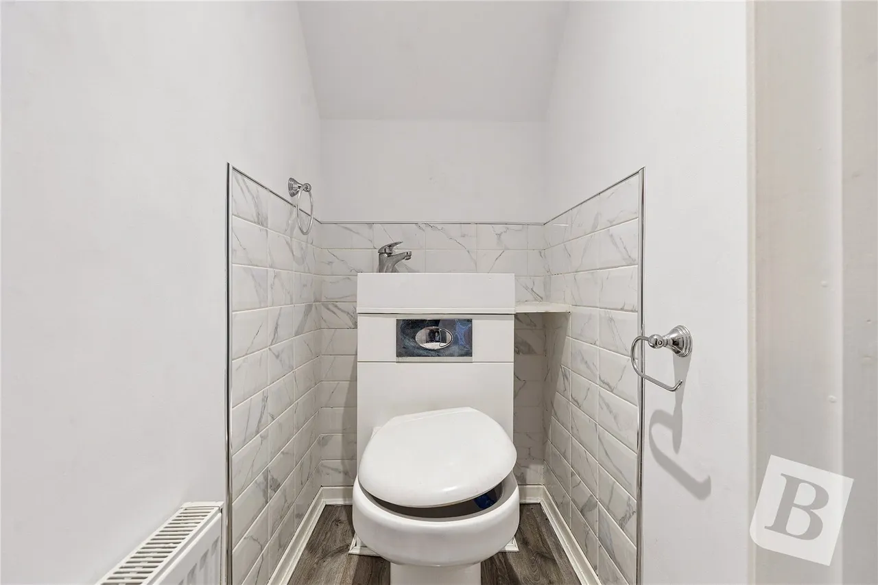 St. Pauls Close, Aveley, RM15, photo 7