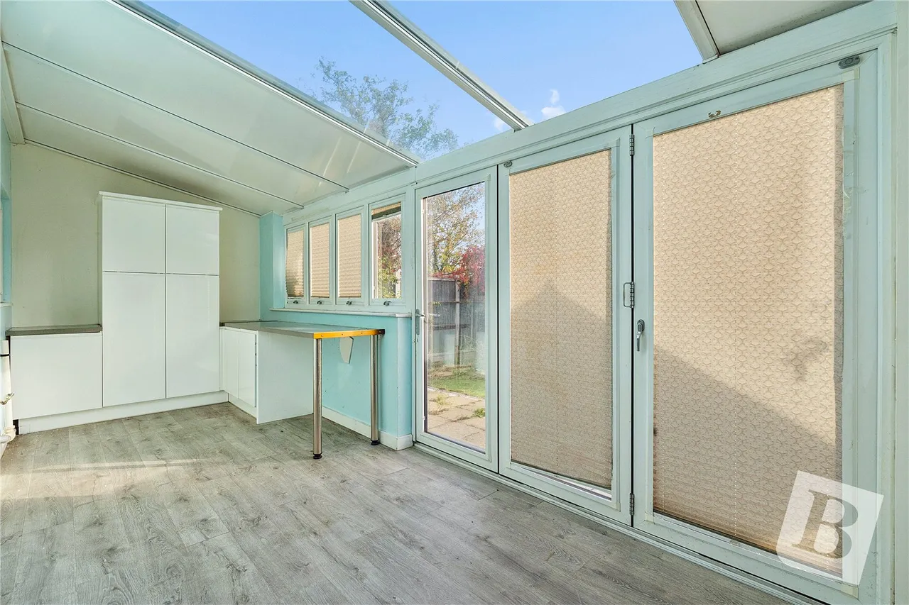 St. Pauls Close, Aveley, RM15, photo 6