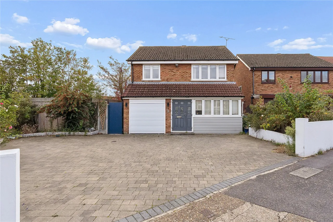 St. Pauls Close, Aveley, RM15, photo 16
